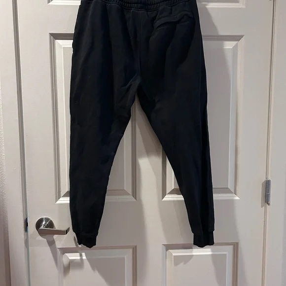 Gymshark Black Women‘s Jogger Sweatpants with Embroidered Logo - Picture 4 of 4
